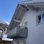 Haus Sahin アパート